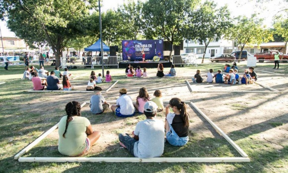 Llegan los espectáculos gratuitos al aire libre a cuatro barrios de Pilar