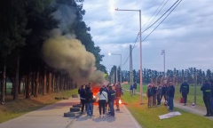 Tensión en el Parque Industrial: trabajadores de Ilva cortan los accesos