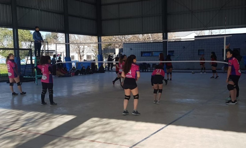 La Liga Municipal de Voley coronó a sus primeros campeones del año