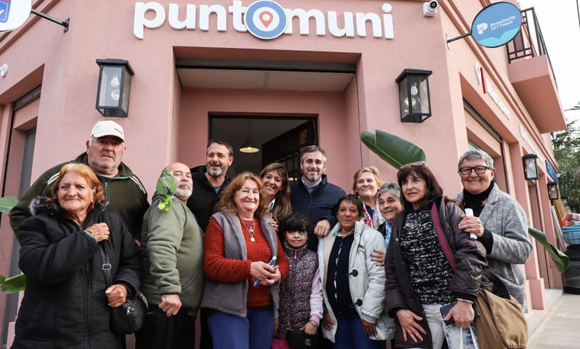 Achával inauguró un nuevo Punto Muni: "Seguimos acercando el Estado a los vecinos"