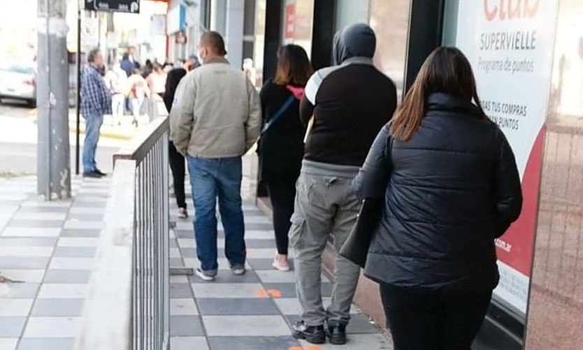 A puertas cerradas y con horarios reducidos, el protocolo para el comercio