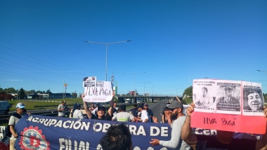 Ilva: Sin acuerdo, trabajadores despedidos cortan la Panamericana