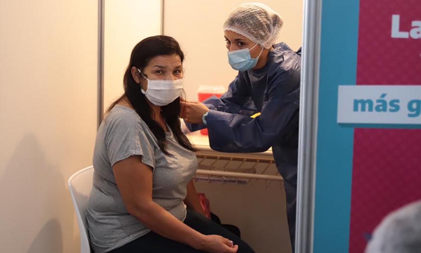 Nuevo récord de vacunación en Pilar: más de 2.000 en una jornada