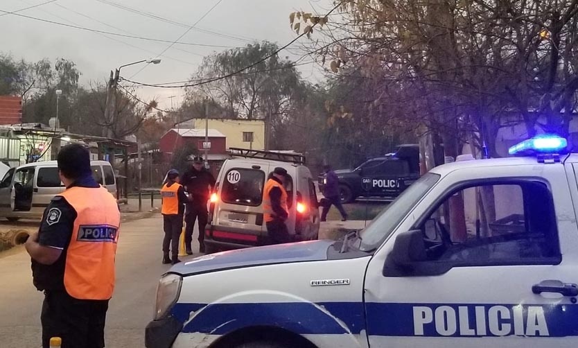 Fuerzas policiales desplegaron un operativo de seguridad en calles del distrito