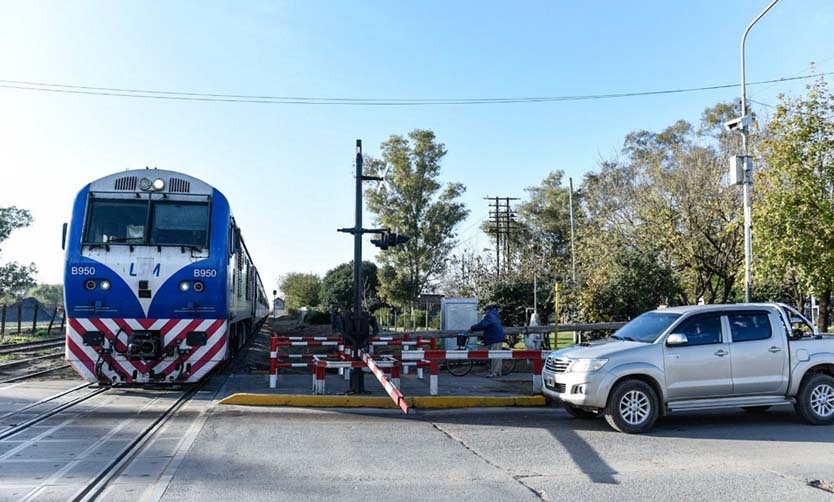 Comienzan a funcionar en Pilar las fotomultas en los pasos ferroviarios