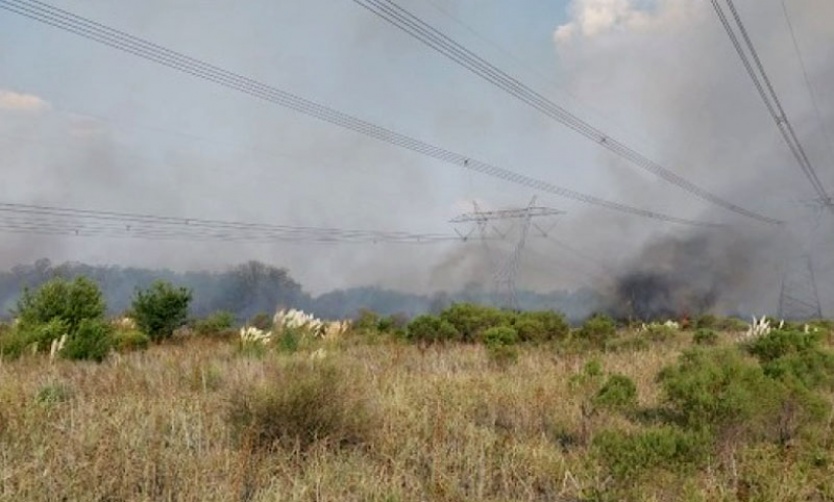 Investigan si el incendio que dejó a medio país sin luz se originó en Pilar