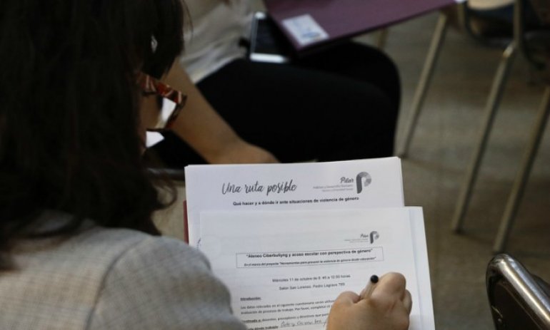 Docentes de Pilar fueron capacitados para prevenir el ciberbullying y el acoso escolar