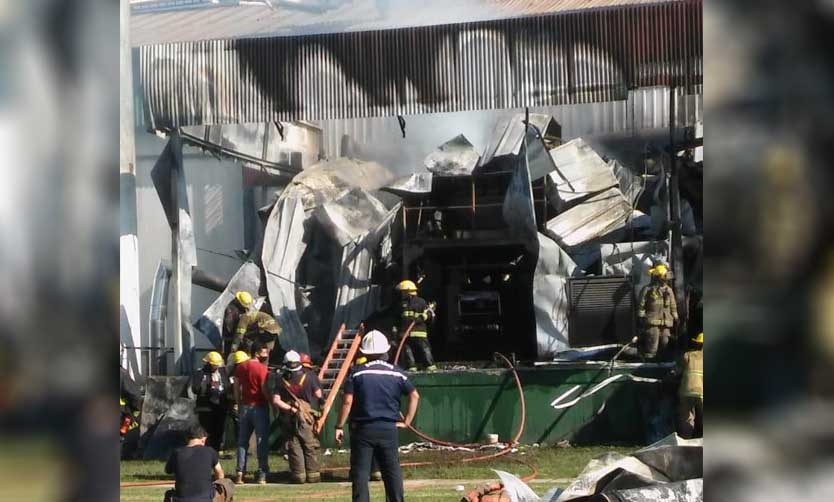 Un incendio destruyó parte de la planta de Granja Tres Arroyos