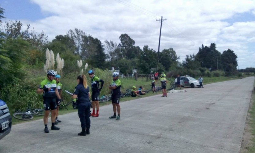 Hombre murió mientras practicaba ciclismo con su equipo