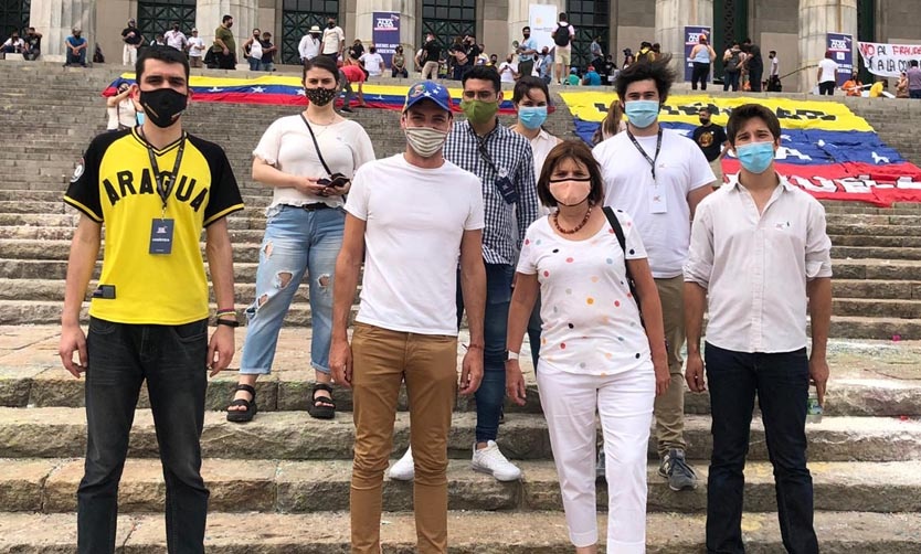 Matías Yofe junto a Patricia Bullrich y Damián Arabia en la Consulta Popular Venezolana