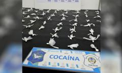 Detienen a dos sujetos acusados de vender drogas: secuestran cocaína