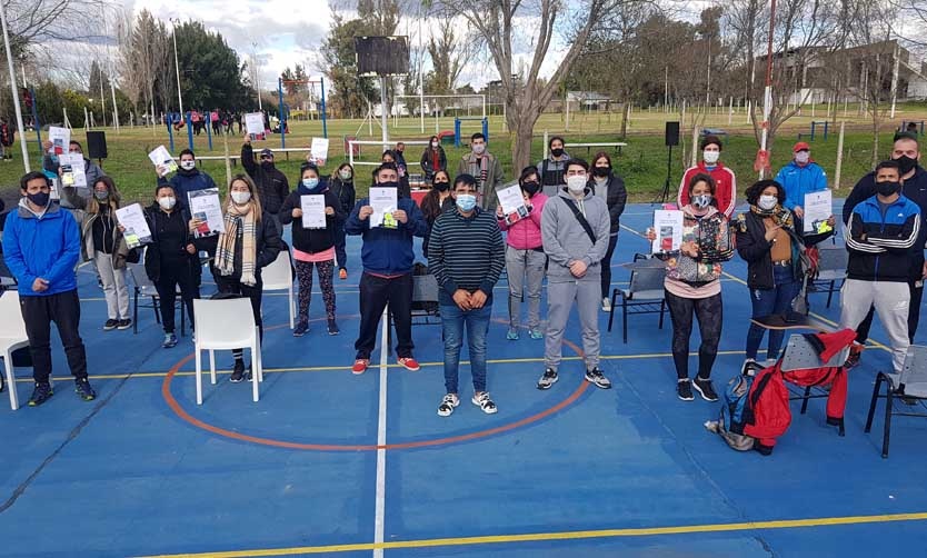 Culminó con éxito el curso de árbitro de vóley