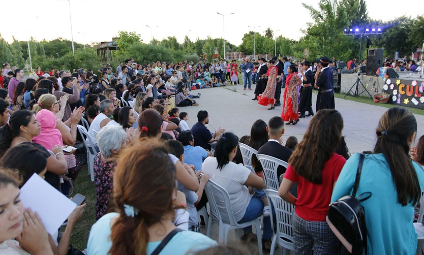 Multitudinarios festivales por el cierre anual de los talleres de arte