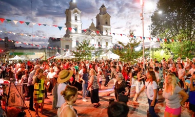 Con una noche de cultura e identidad se celebró un nuevo aniversario del Tratado del Pilar