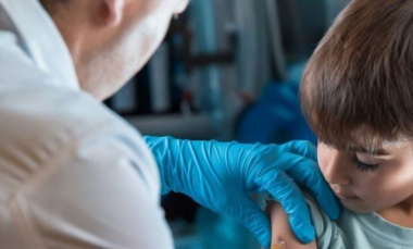 Sarampión: recomiendan una dosis extra de vacuna en niños para contener el brote