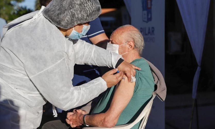 Vacunación contra el covid: aplicarán en Pilar la segunda dosis a residentes de geriátricos