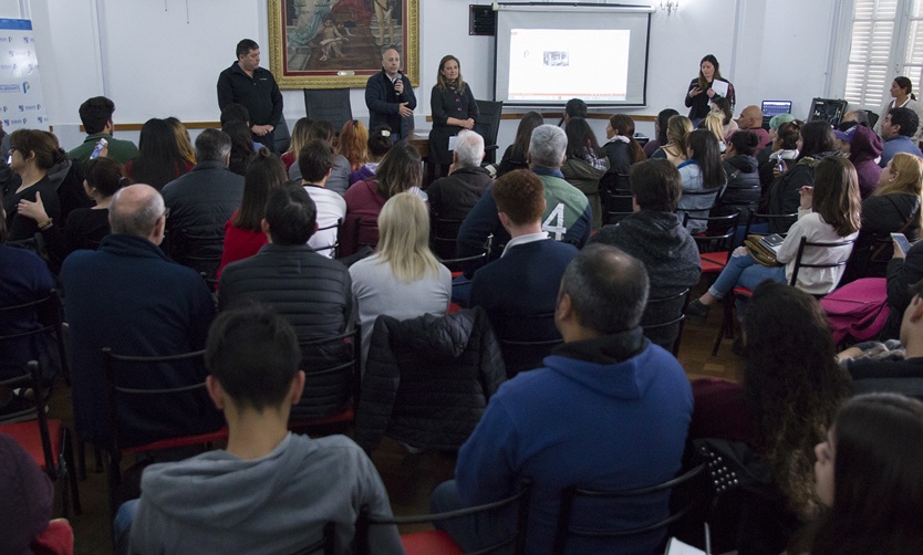 Estudiantes se preparan para estar en las Patronales con los tradicionales kioscos