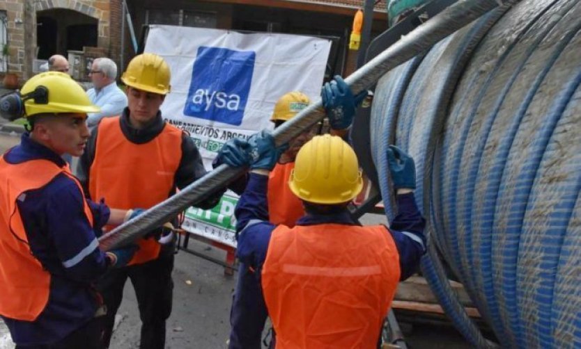 Podría faltar el agua en barrios de dos localidades por reparación de caños