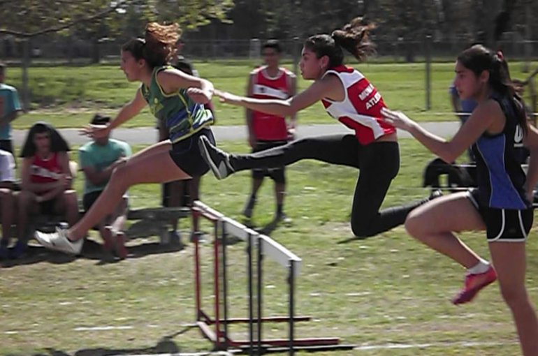 La Escuela Municipal de Atletismo se lució en Giles