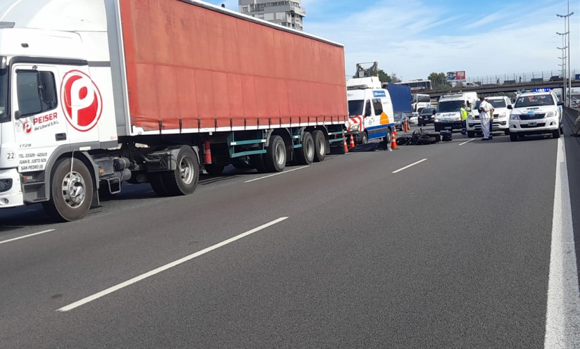 Un motociclista murió tras un choque múltiple en la Panamericana