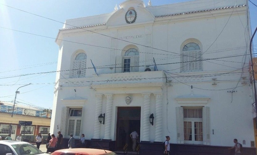 Sigue la polémica por los despidos en el Municipio de Pilar