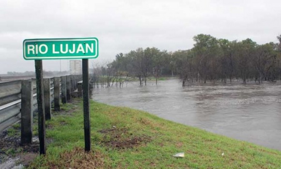 Ambientalistas advierten sobre riesgos que pueden ocasionar obras de rectificación en el Rio Luján