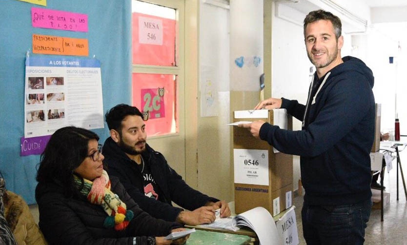 Votó Federico Achával: "Queremos que los vecinos puedan elegir libremente"