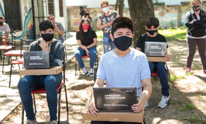 El Municipio entregó una nueva tanda de netbooks a alumnos de escuelas secundarias