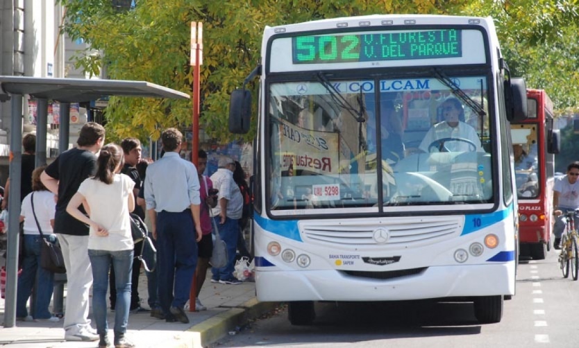 El Gobierno se reúne con las empresas de colectivos por la reducción en el servicio y la quita de subsidios