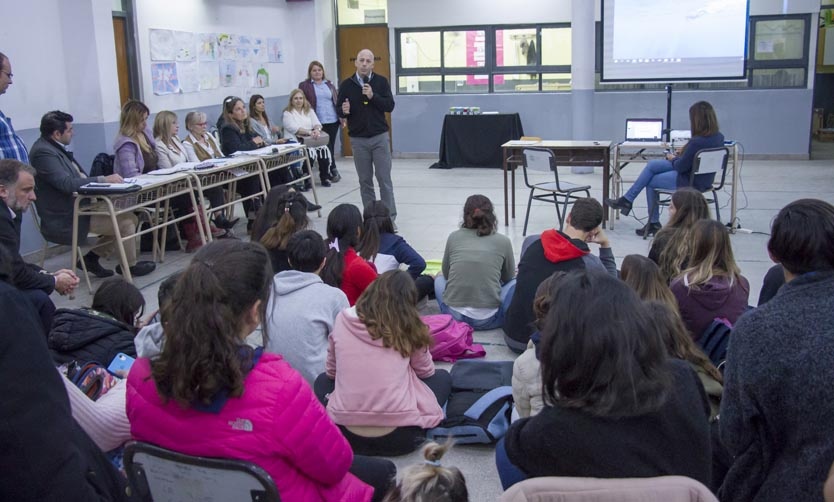 Hackathon de estudiantes en la Técnica 1