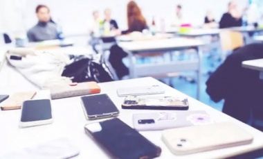 La Provincia aprobó proyecto de ley que regula el uso de pantallas en escuelas primarias