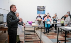 Achával acompañó a vecinas que participan de talleres de oficios