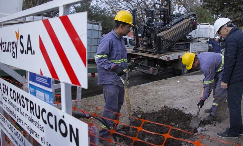 Siguen extendiendo la red de gas en la localidad de Villa Rosa