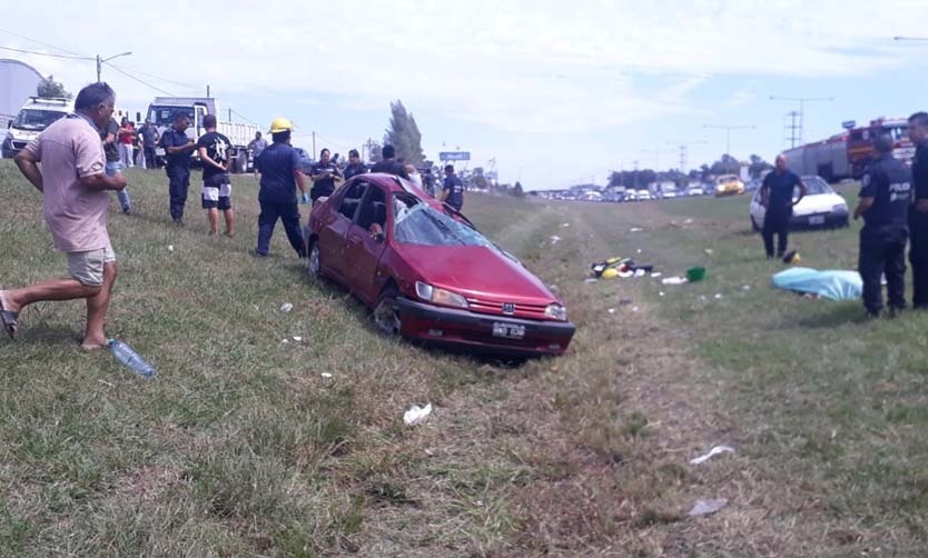 Murió una mujer al despistarse el auto en el que viajaba