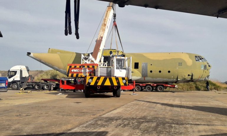 Veteranos de Malvinas de Pilar cumplen el sueño de contar con un avión Hércules en el Cenotafio