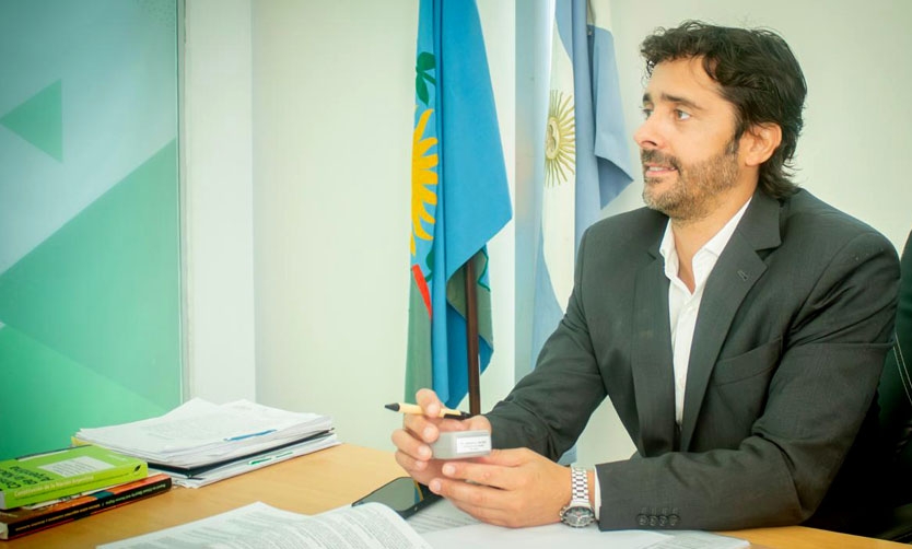 El Defensor del Pueblo reclama que se retiren los camiones estacionados en las colectoras